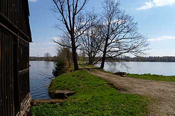 Hráz mezi rybníky Starý hospodář a Výtopa dolní. | Rybníky Třeboňsko | MAS Třeboňsko