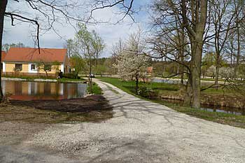 Vjezd do areálu ponědražské bašty | Rybníky Třeboňsko | MAS Třeboňsko