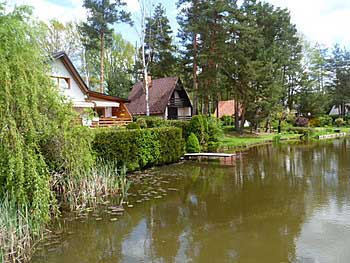 Rekreační chaty na břehu Herdovského rybníka | Rybníky Třeboňsko | MAS Třeboňsko